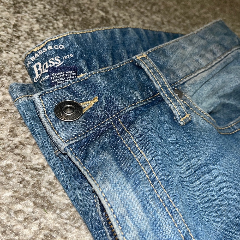 Mens 34x34 BASS jeans. Never worn / only tried on.